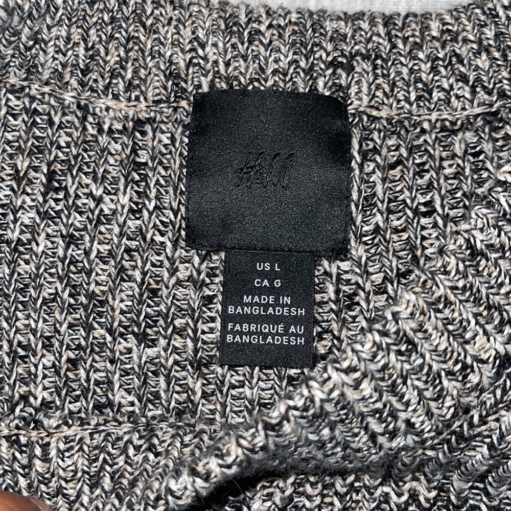 H&M Sweater - Picture 3 of 3